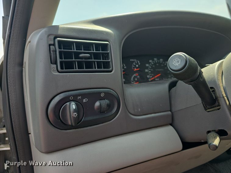 image for item DQ4446 2000 Ford  Excursion XLT SUV