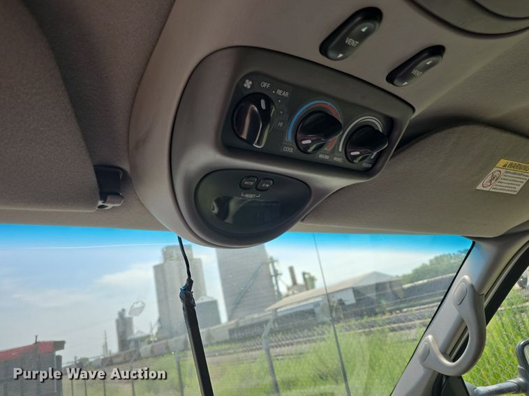 image for item DQ4446 2000 Ford  Excursion XLT SUV