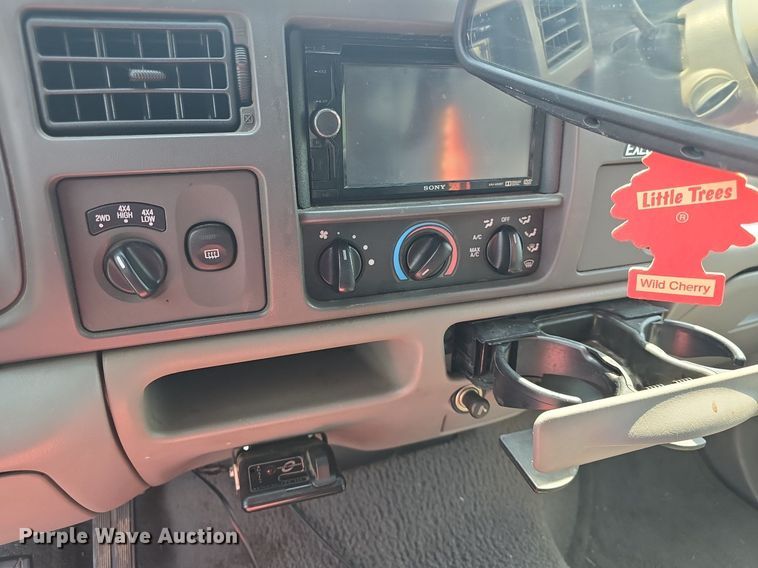 image for item DQ4446 2000 Ford  Excursion XLT SUV