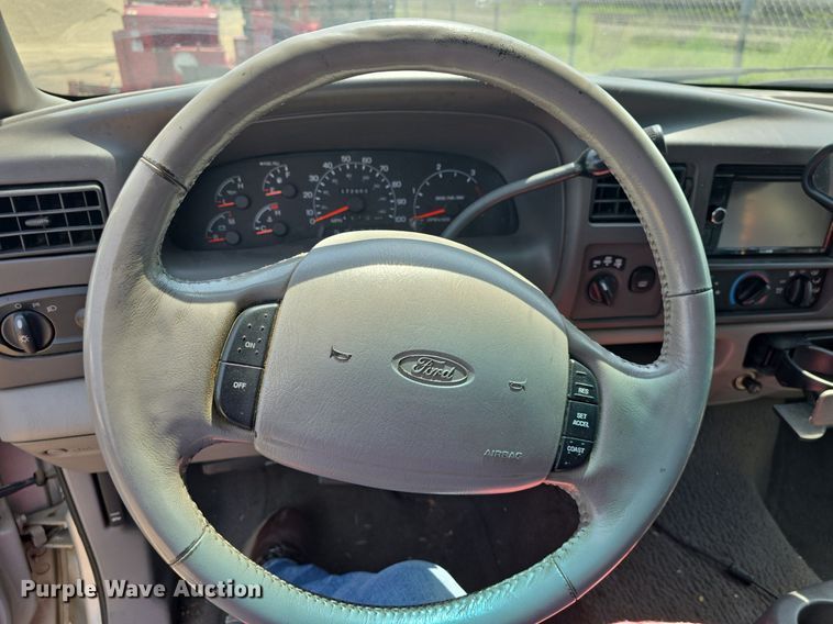 image for item DQ4446 2000 Ford  Excursion XLT SUV