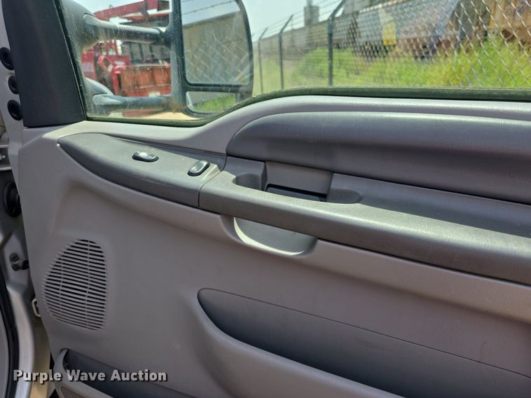 image for item DQ4446 2000 Ford  Excursion XLT SUV