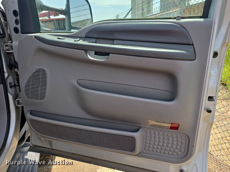 image for item DQ4446 2000 Ford  Excursion XLT SUV