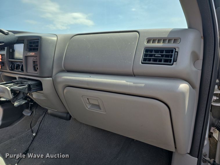 image for item DQ4446 2000 Ford  Excursion XLT SUV