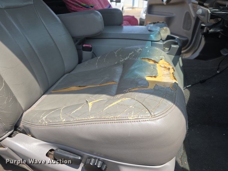 image for item DQ4446 2000 Ford  Excursion XLT SUV