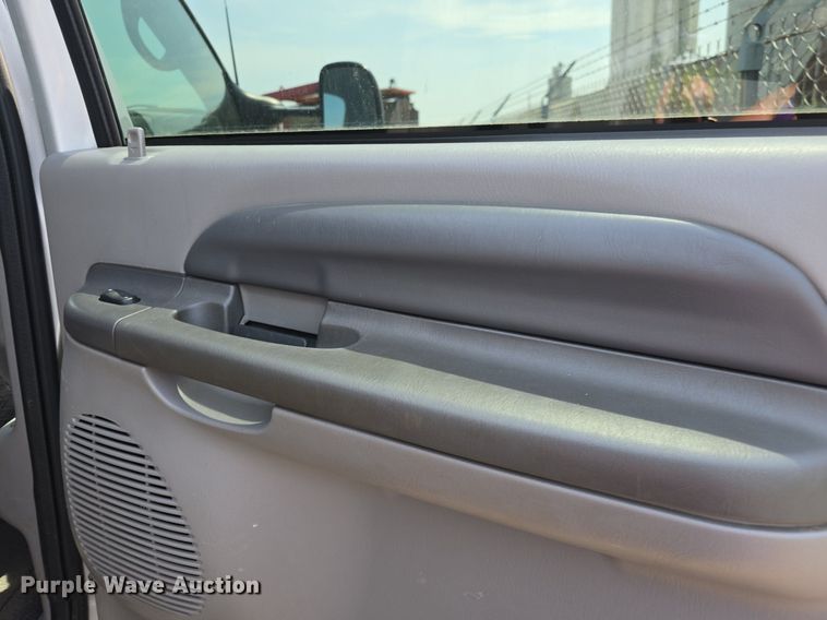 image for item DQ4446 2000 Ford  Excursion XLT SUV