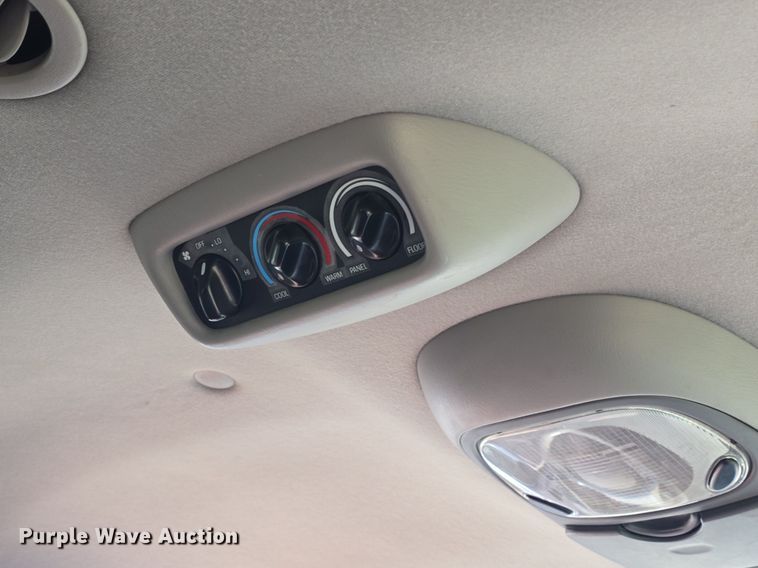 image for item DQ4446 2000 Ford  Excursion XLT SUV