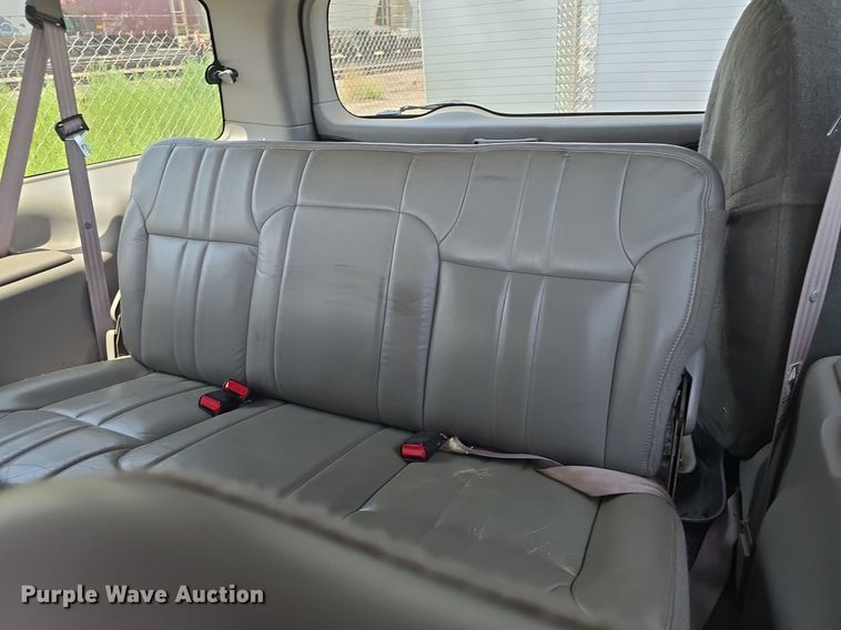 image for item DQ4446 2000 Ford  Excursion XLT SUV