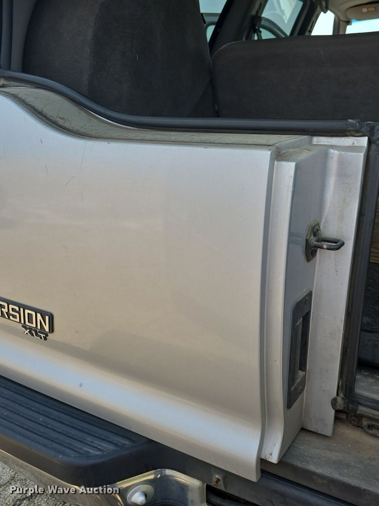 image for item DQ4446 2000 Ford  Excursion XLT SUV