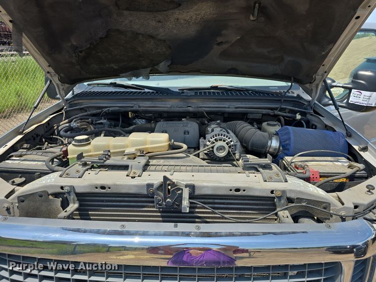 image for item DQ4446 2000 Ford  Excursion XLT SUV