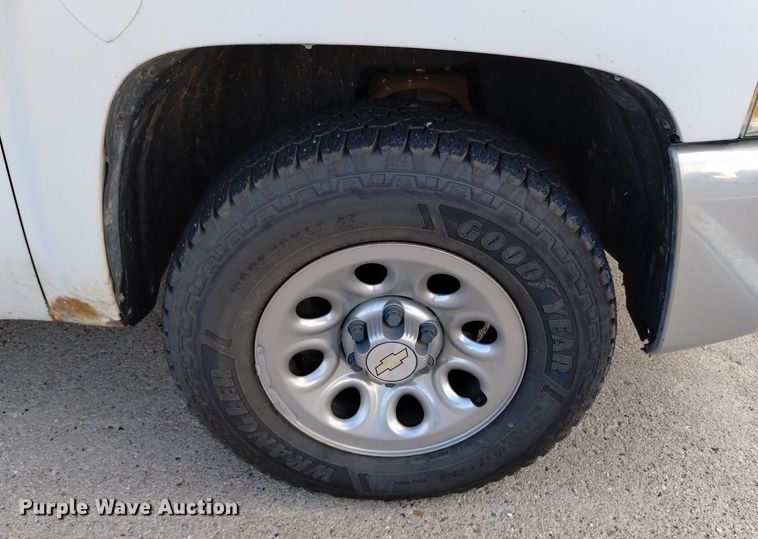 image for item DQ6161 2012 Chevrolet Silverado 1500 Ext. Cab pickup truck