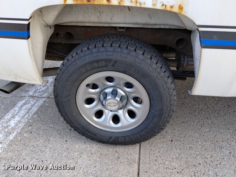 image for item DQ6161 2012 Chevrolet Silverado 1500 Ext. Cab pickup truck