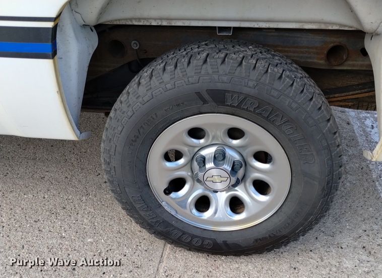 image for item DQ6161 2012 Chevrolet Silverado 1500 Ext. Cab pickup truck