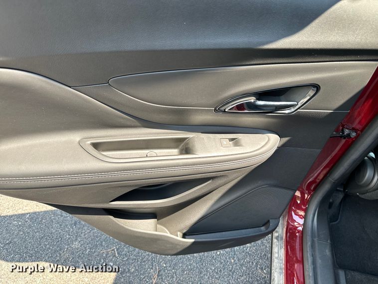 image for item DQ6875 2022 Buick Encore SUV