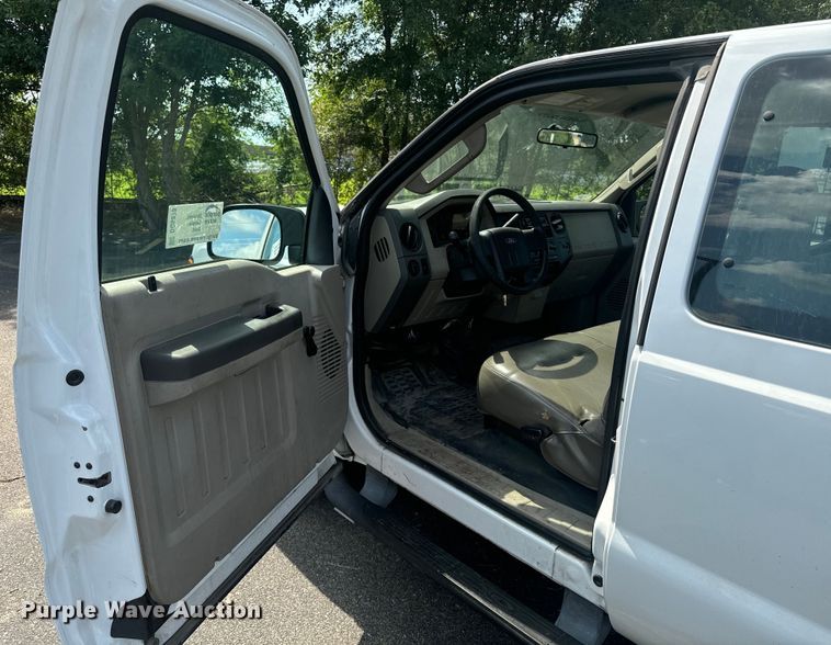 image for item DQ6878 2008 Ford F350 Super Duty XL SuperCab pickup truck