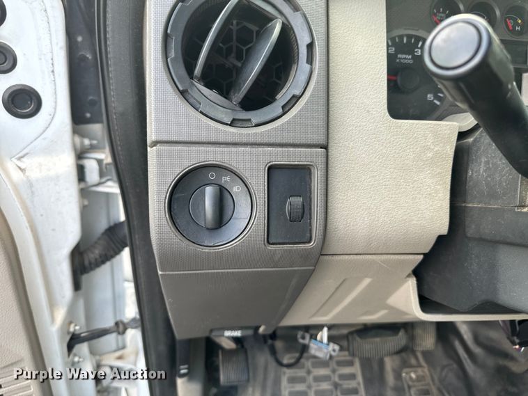 image for item DQ6878 2008 Ford F350 Super Duty XL SuperCab pickup truck