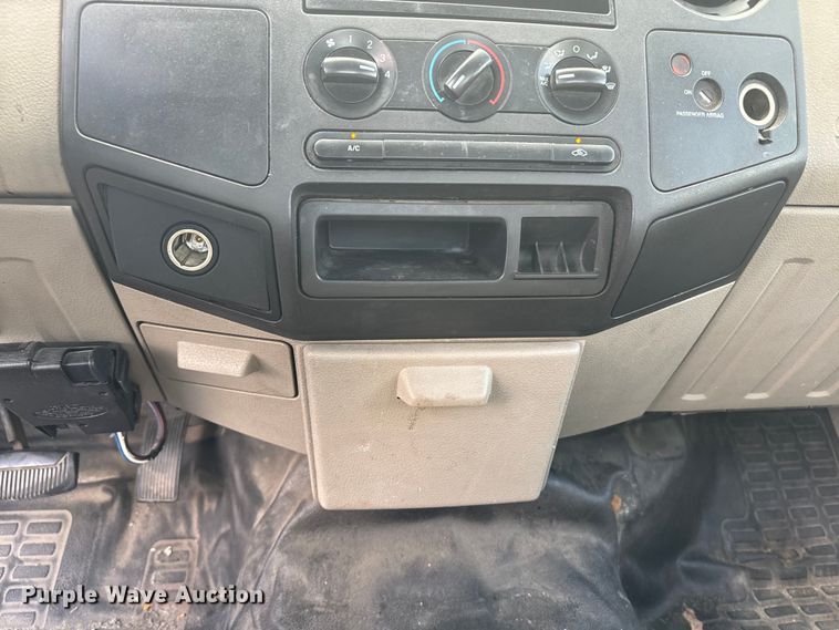 image for item DQ6878 2008 Ford F350 Super Duty XL SuperCab pickup truck