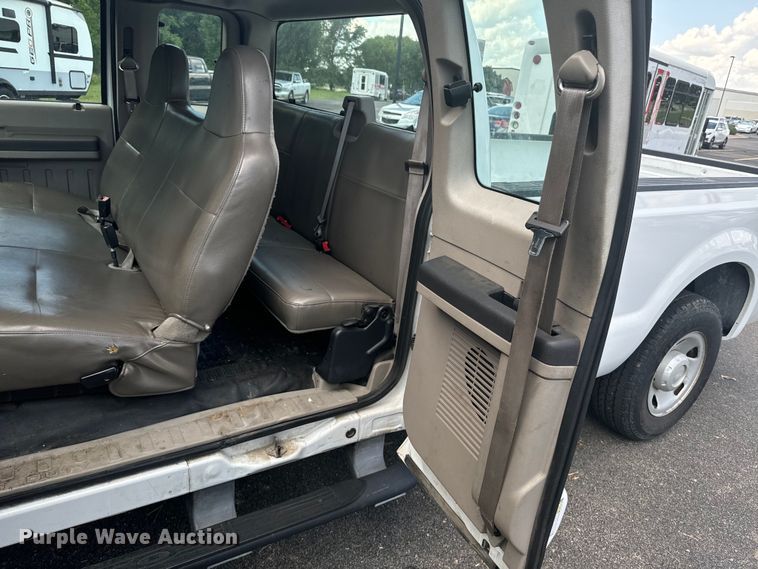 image for item DQ6878 2008 Ford F350 Super Duty XL SuperCab pickup truck