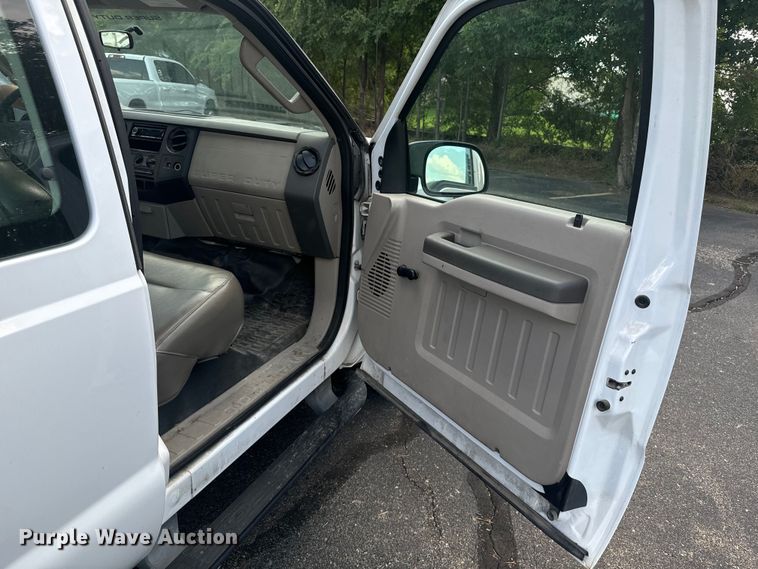 image for item DQ6878 2008 Ford F350 Super Duty XL SuperCab pickup truck