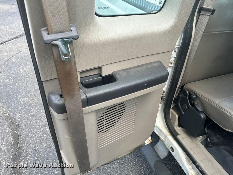 image for item DQ6878 2008 Ford F350 Super Duty XL SuperCab pickup truck