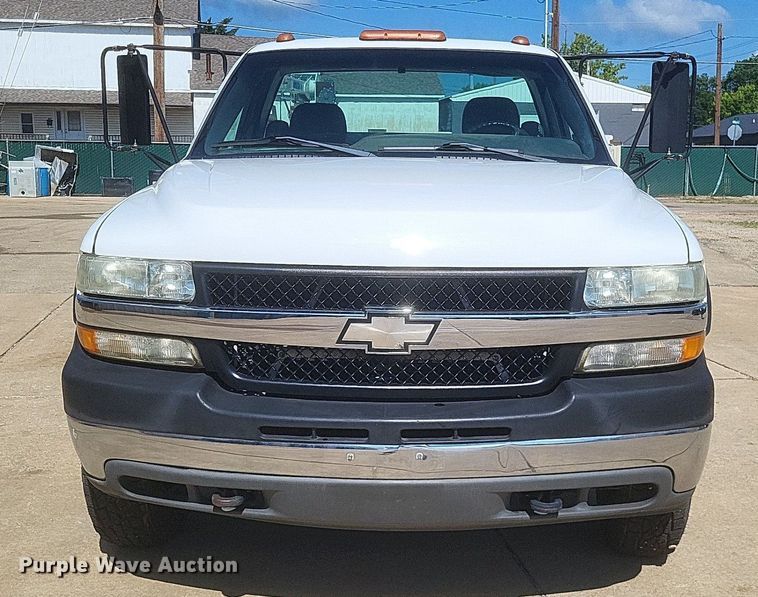 image for item DR4878 2002 Chevrolet  Silverado 3500 utility bed pickup truck