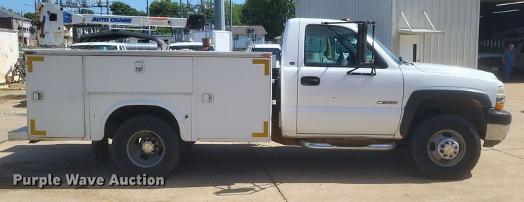 image for item DR4878 2002 Chevrolet  Silverado 3500 utility bed pickup truck