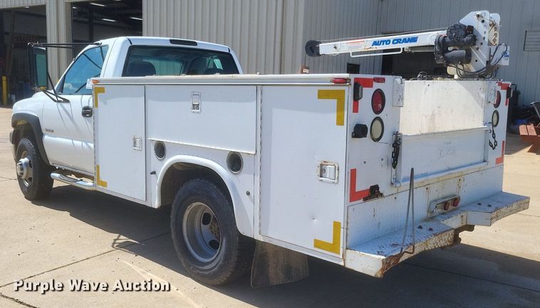 image for item DR4878 2002 Chevrolet  Silverado 3500 utility bed pickup truck
