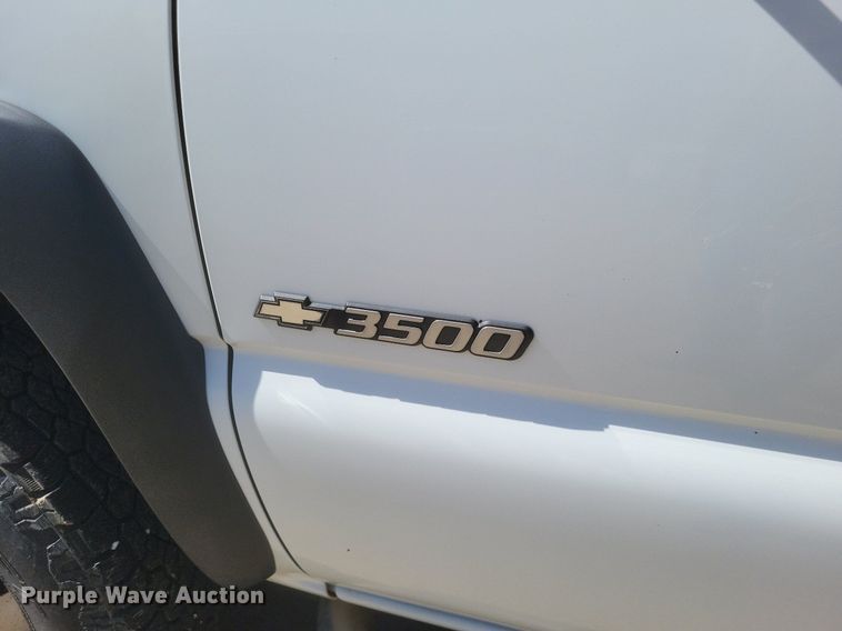 image for item DR4878 2002 Chevrolet  Silverado 3500 utility bed pickup truck