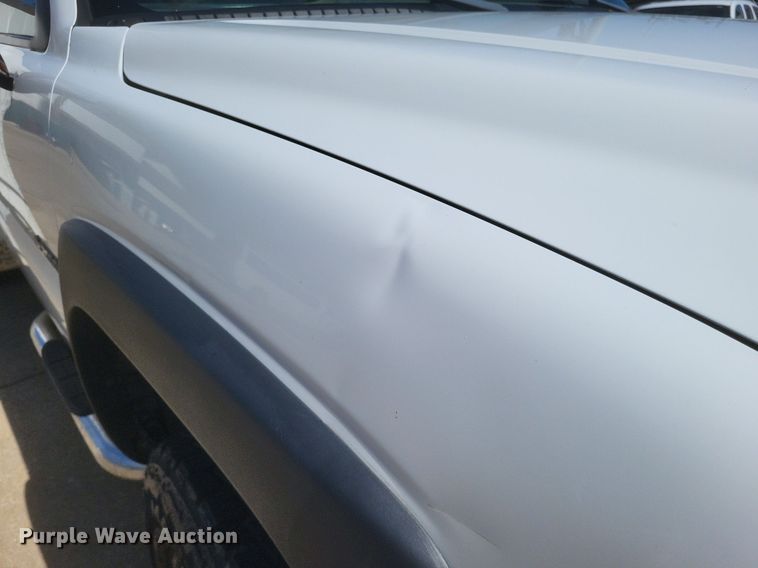 image for item DR4878 2002 Chevrolet  Silverado 3500 utility bed pickup truck