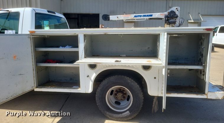 image for item DR4878 2002 Chevrolet  Silverado 3500 utility bed pickup truck