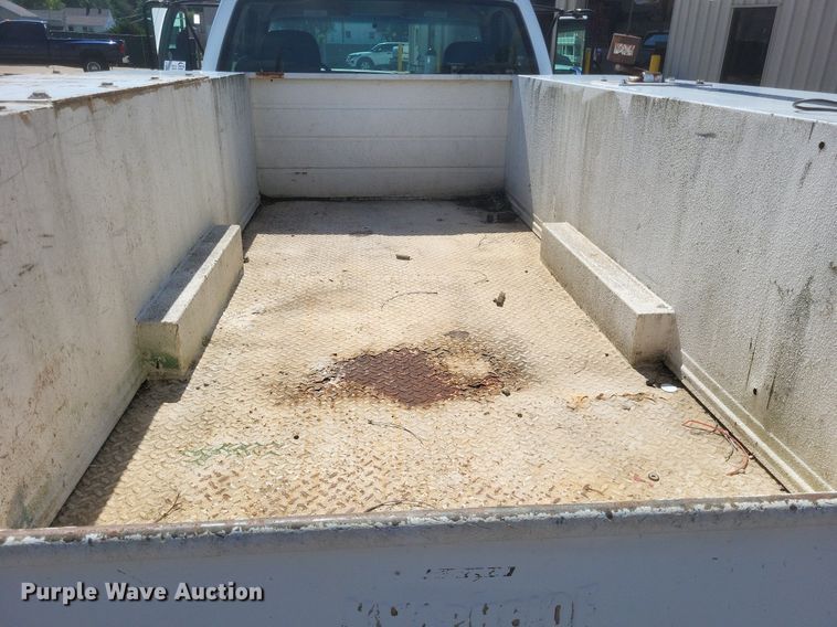 image for item DR4878 2002 Chevrolet  Silverado 3500 utility bed pickup truck