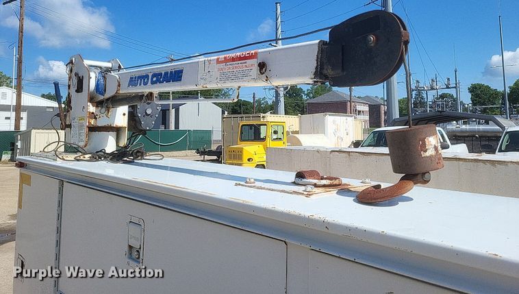 image for item DR4878 2002 Chevrolet  Silverado 3500 utility bed pickup truck