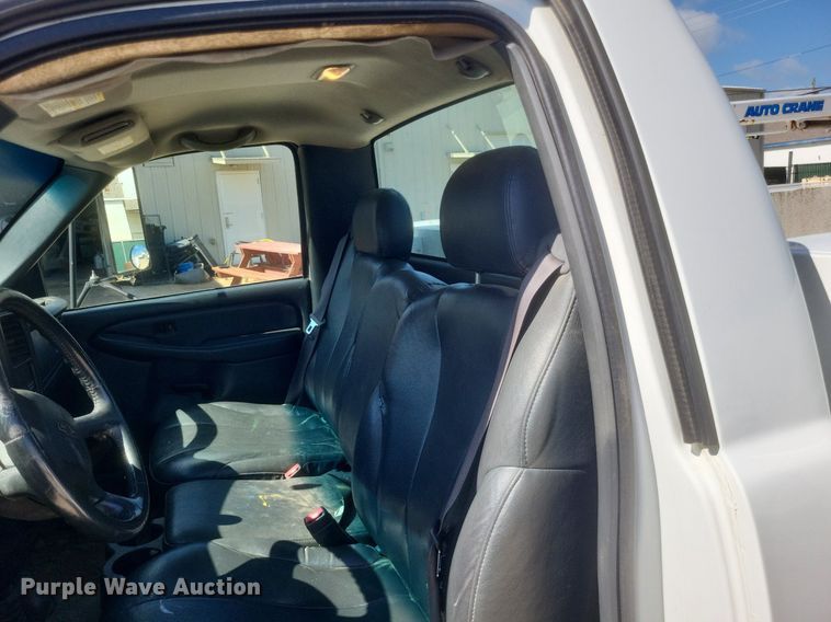 image for item DR4878 2002 Chevrolet  Silverado 3500 utility bed pickup truck