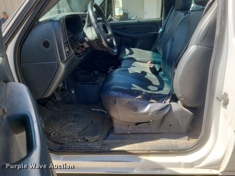 image for item DR4878 2002 Chevrolet  Silverado 3500 utility bed pickup truck