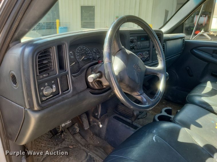 image for item DR4878 2002 Chevrolet  Silverado 3500 utility bed pickup truck