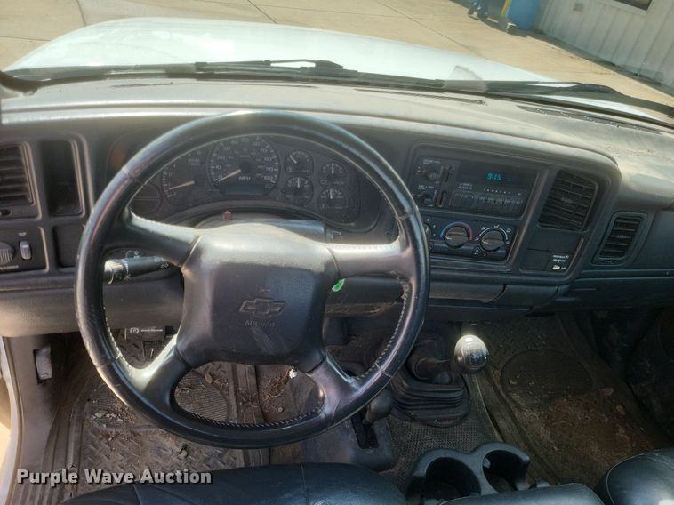 image for item DR4878 2002 Chevrolet  Silverado 3500 utility bed pickup truck