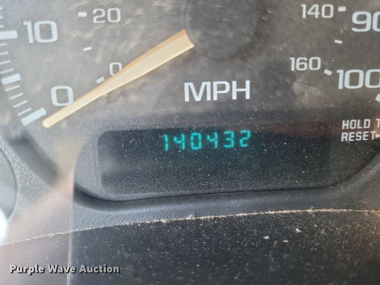 image for item DR4878 2002 Chevrolet  Silverado 3500 utility bed pickup truck