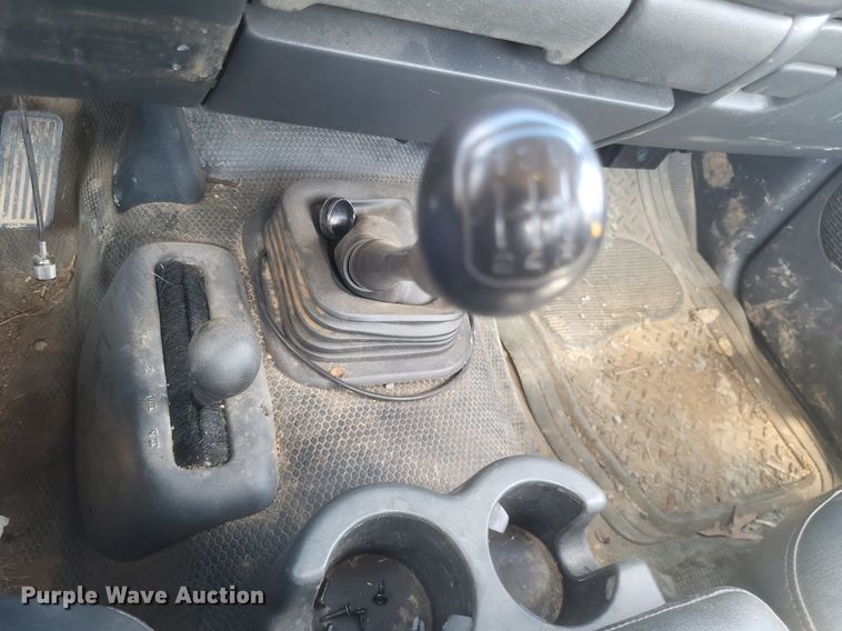 image for item DR4878 2002 Chevrolet  Silverado 3500 utility bed pickup truck