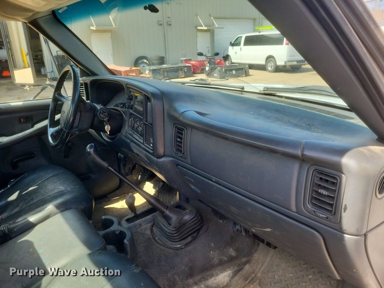 image for item DR4878 2002 Chevrolet  Silverado 3500 utility bed pickup truck