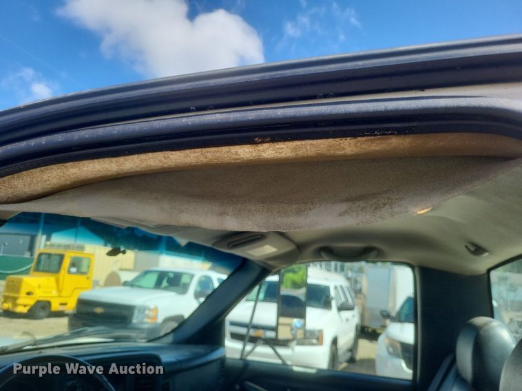 image for item DR4878 2002 Chevrolet  Silverado 3500 utility bed pickup truck