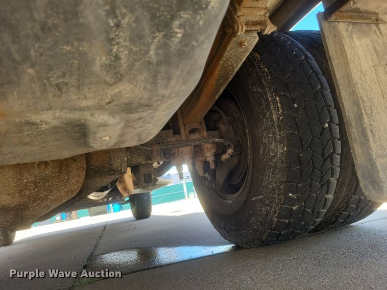 image for item DR4878 2002 Chevrolet  Silverado 3500 utility bed pickup truck