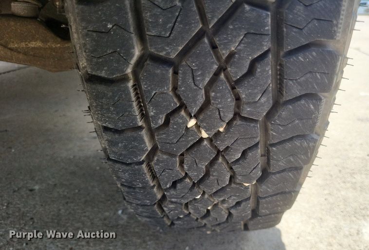 image for item DR4878 2002 Chevrolet  Silverado 3500 utility bed pickup truck