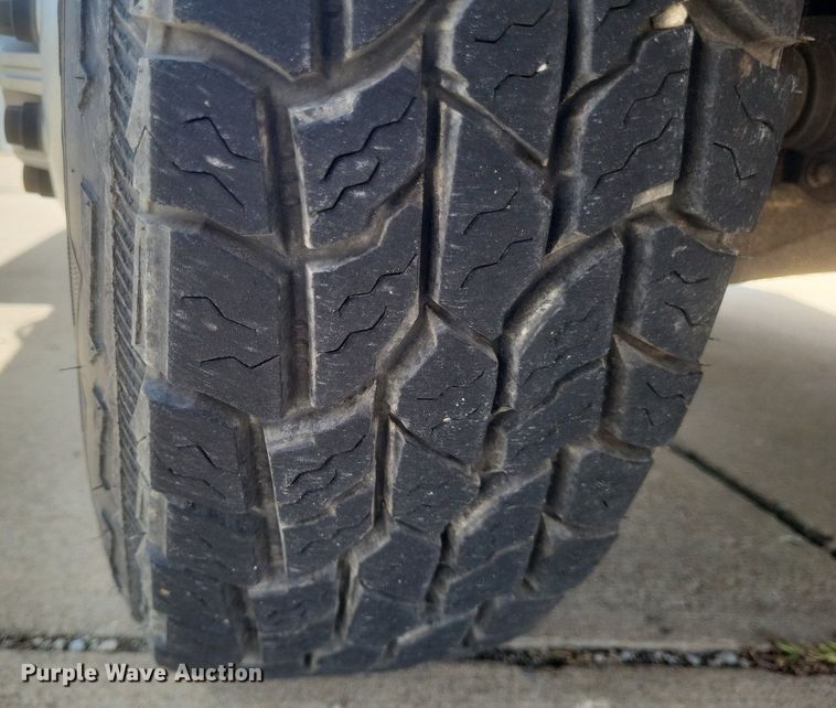 image for item DR4878 2002 Chevrolet  Silverado 3500 utility bed pickup truck