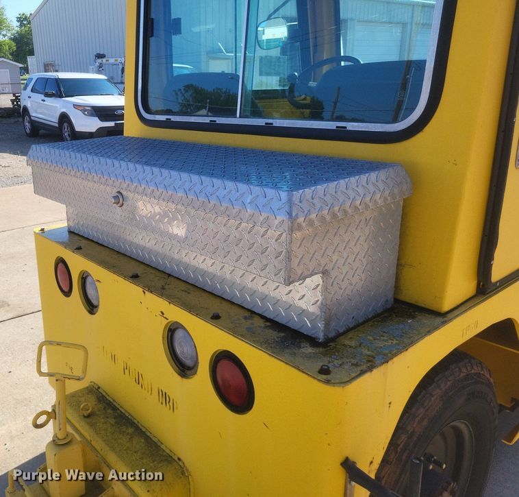 image for item DR4880 2007 Harlan HTAS 40 Aircraft tug