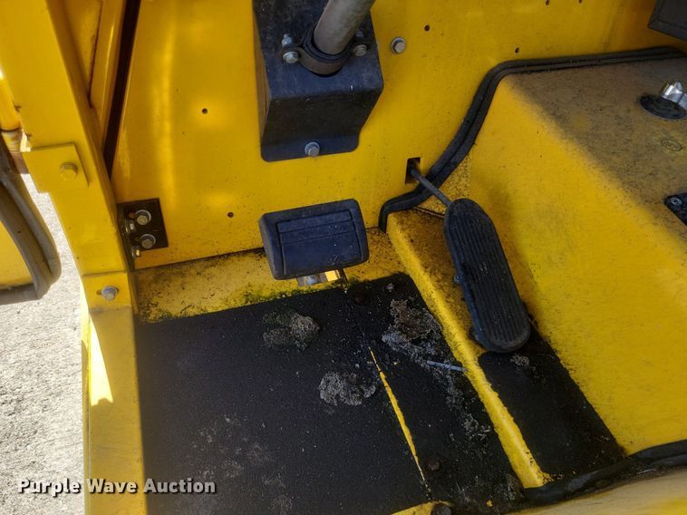 image for item DR4880 2007 Harlan HTAS 40 Aircraft tug