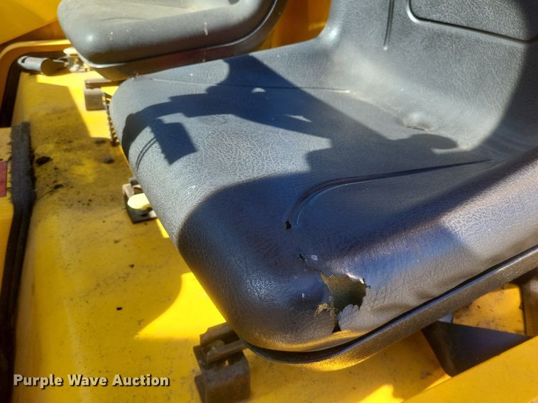 image for item DR4880 2007 Harlan HTAS 40 Aircraft tug