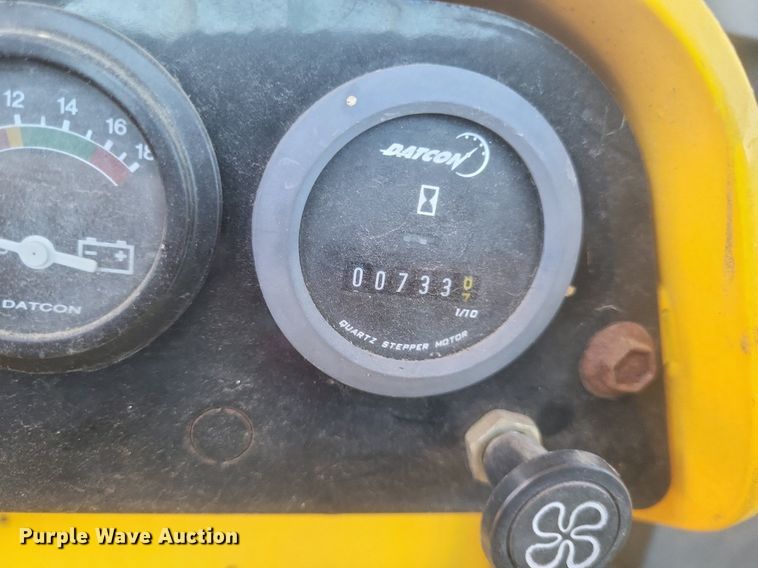 image for item DR4880 2007 Harlan HTAS 40 Aircraft tug