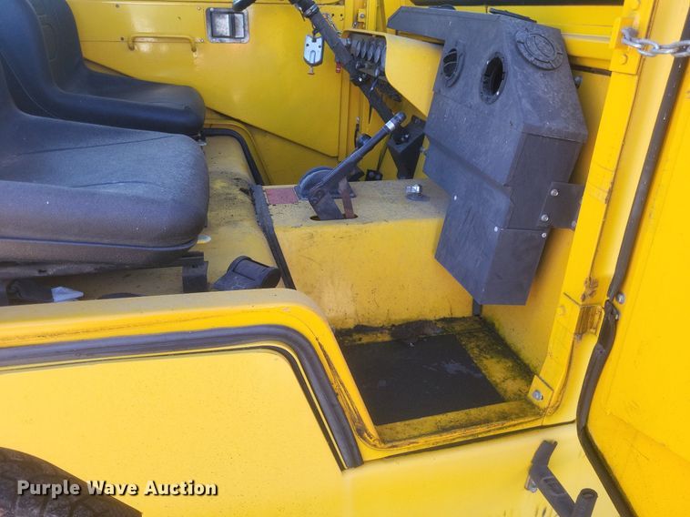 image for item DR4880 2007 Harlan HTAS 40 Aircraft tug