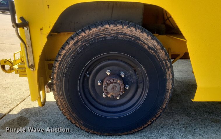 image for item DR4880 2007 Harlan HTAS 40 Aircraft tug