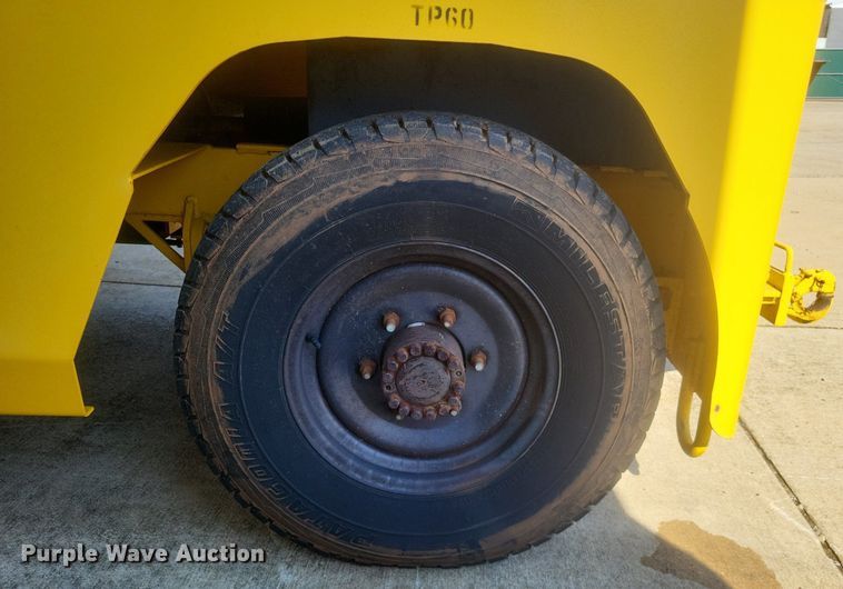 image for item DR4880 2007 Harlan HTAS 40 Aircraft tug