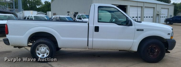 image for item DR4881 2003 Ford  F250 Super Duty XL pickup truck